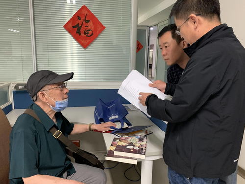 退休營養學專家捐書傳道 將專業書籍贈予食品行業新星